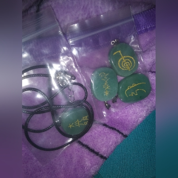 🔥🔥🔥Reiki healing cord necklace with Aventurine stones NIB - Picture 4 of 4